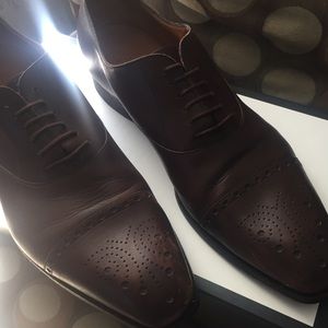 Men’s Gucci shoe. Size 10.5 US